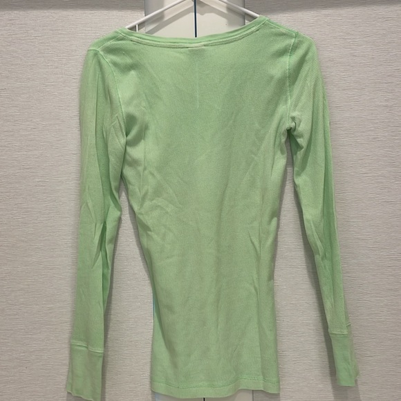 VICTORIAS SECRET PINK V NECK LONG SLEEVE NEON GREEN SHIRT! Size: Small - Picture 6 of 7